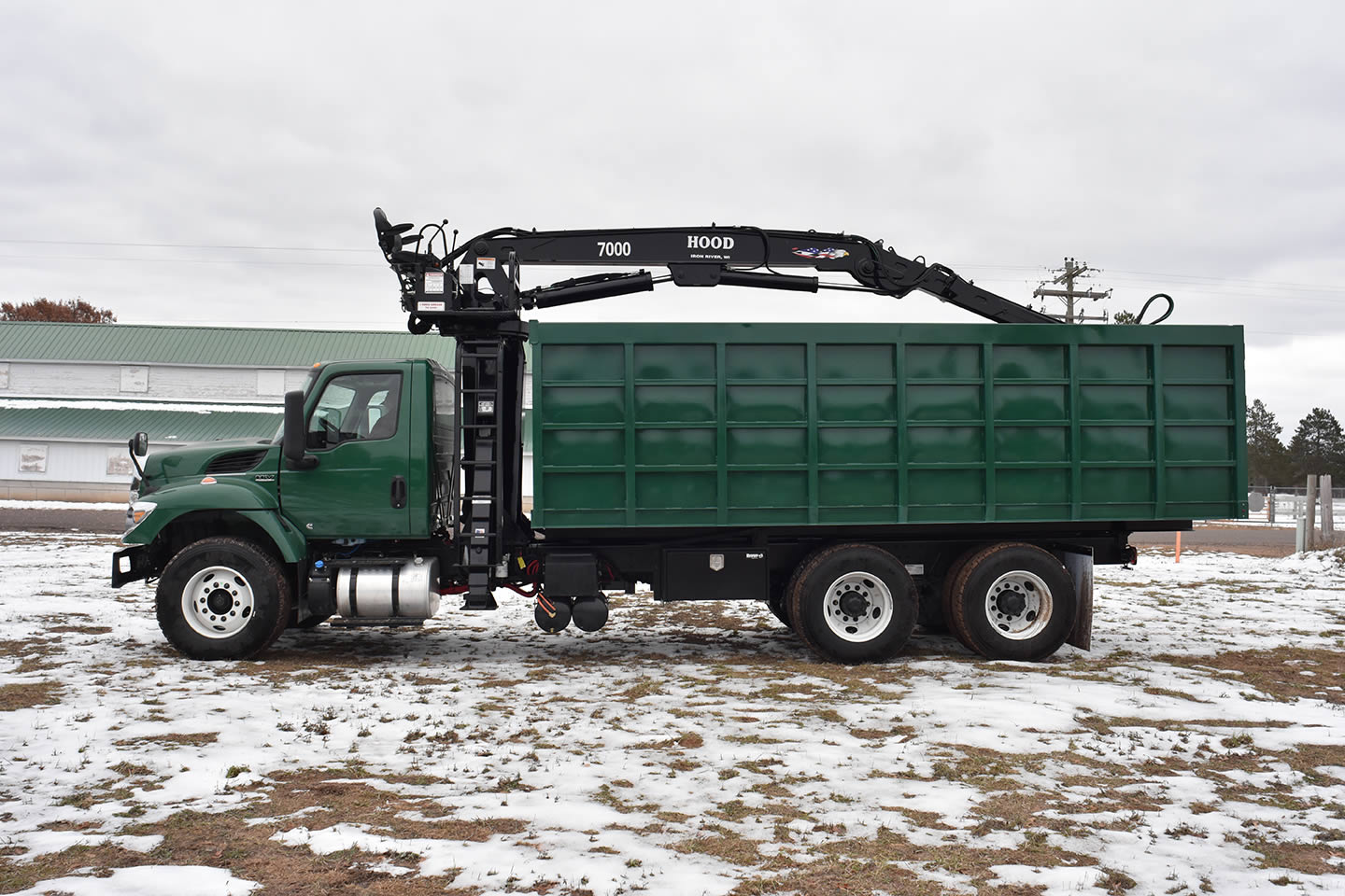 hood-loaders-truck-bed-side-view-green-2