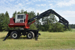 Hood-Loaders-24000-loader-5-1024x683