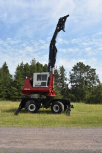 Hood-Loaders-24000-loader-6-683x1024