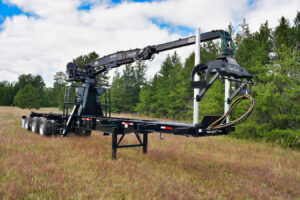 hood-loader-7000-series-on-trailer-2